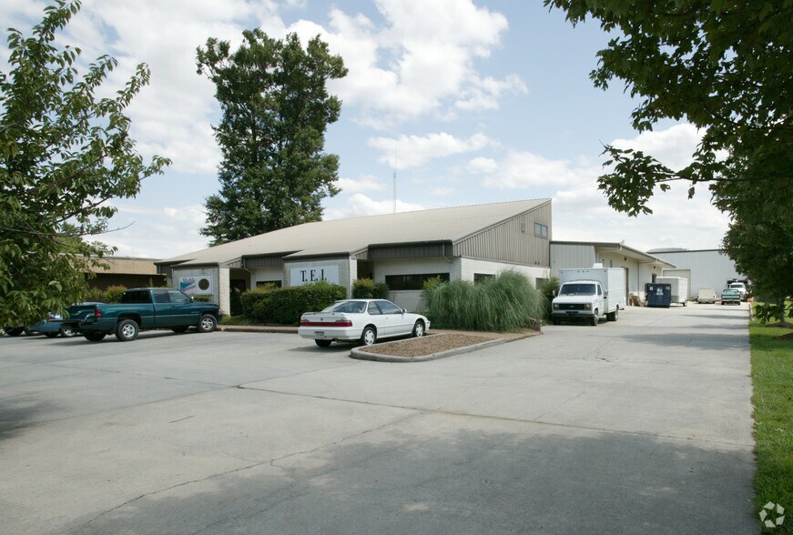 724 City Center Blvd, Newport News, VA à louer - Photo de l’immeuble – Image 2 sur 27
