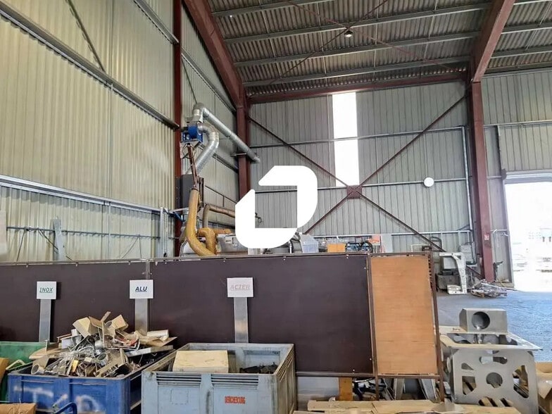 Bureau dans Bassens à louer - Photo de l’immeuble – Image 2 sur 8