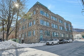 31 W Broad St, Haverstraw, NY à louer Photo de l’immeuble– Image 1 sur 51