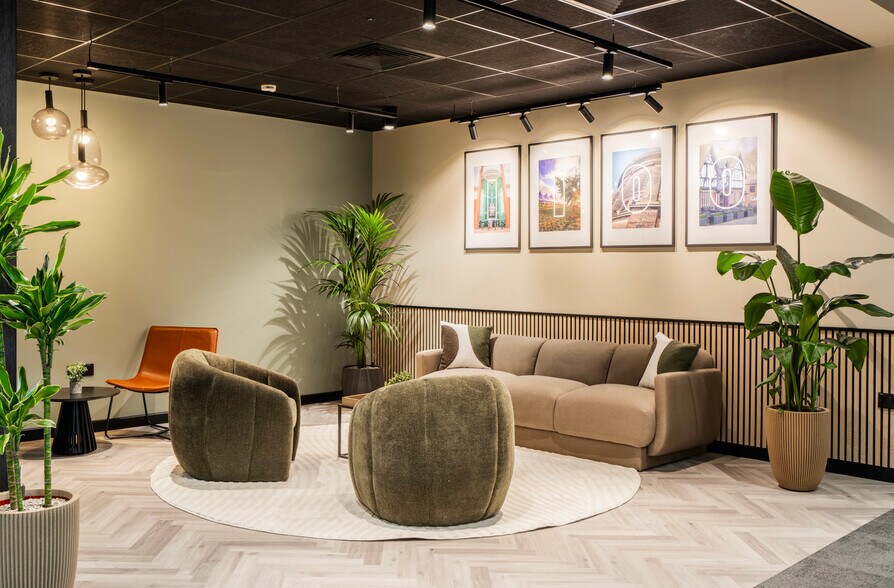 1100 Daresbury Park, Warrington à louer - Photo de l’immeuble – Image 3 sur 13