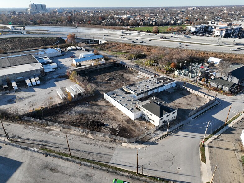 1256 Roosevelt Ave, Indianapolis, IN à louer - Photo de l’immeuble – Image 2 sur 2