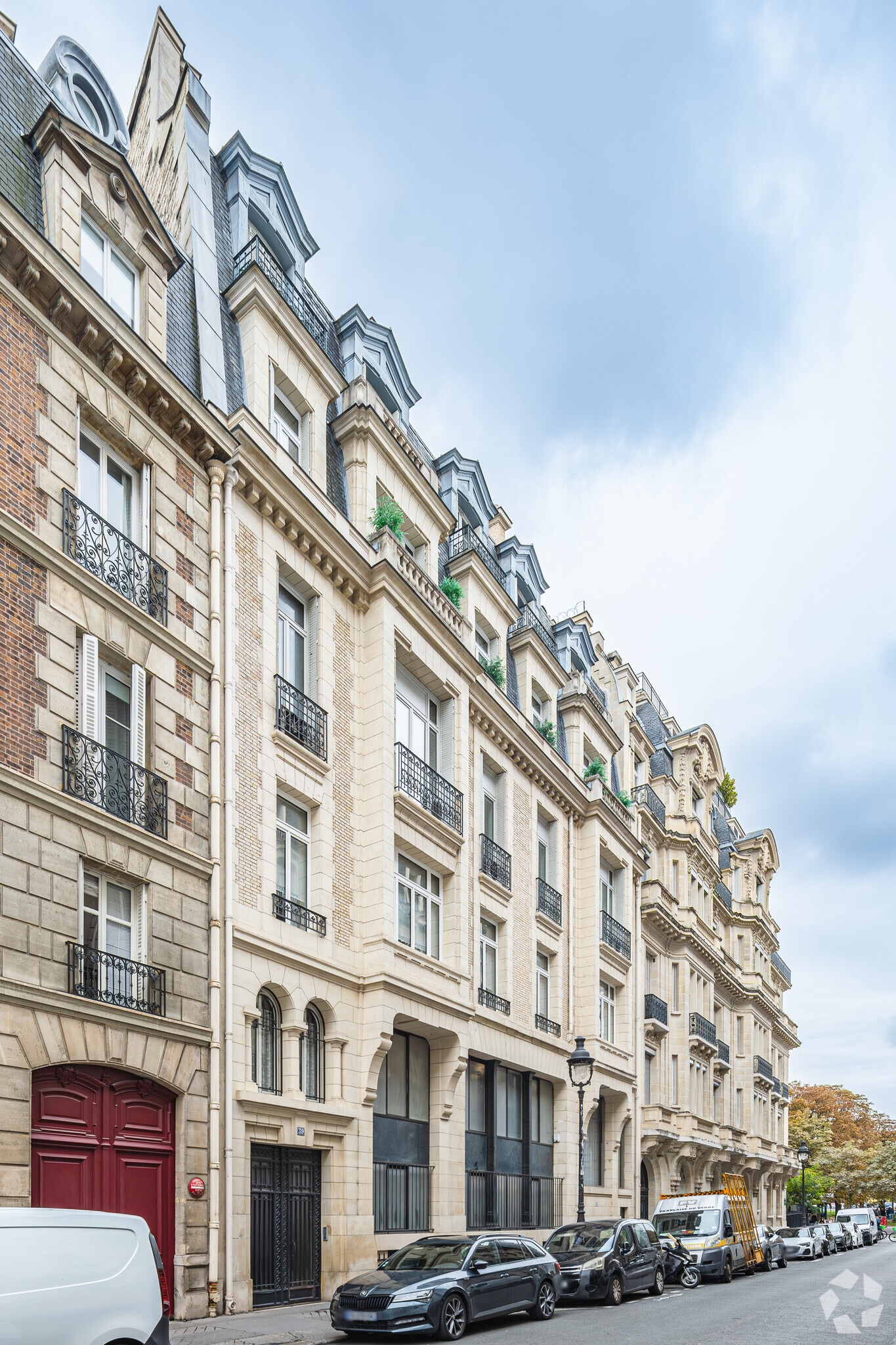 40 Cours Albert Ier, Paris à louer Photo de l’immeuble– Image 1 sur 7