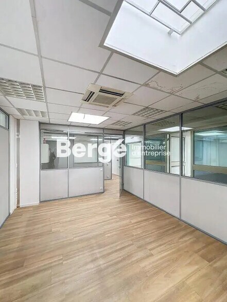 Bureau dans Le Cannet à vendre - Photo de l’immeuble – Image 2 sur 10