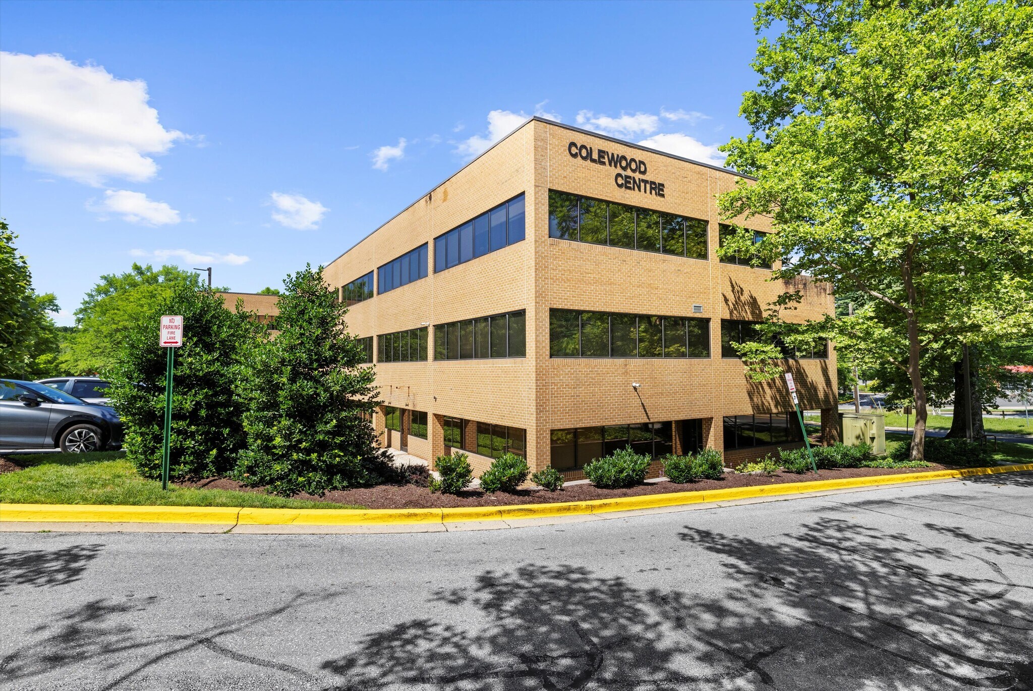 10801 Lockwood Dr, Silver Spring, MD à vendre Photo de l’immeuble– Image 1 sur 21