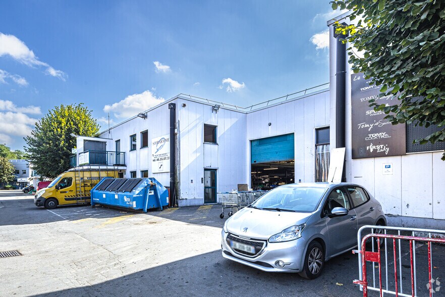 Industriel/Logistique dans La Courneuve à louer - Photo de l’immeuble – Image 2 sur 2