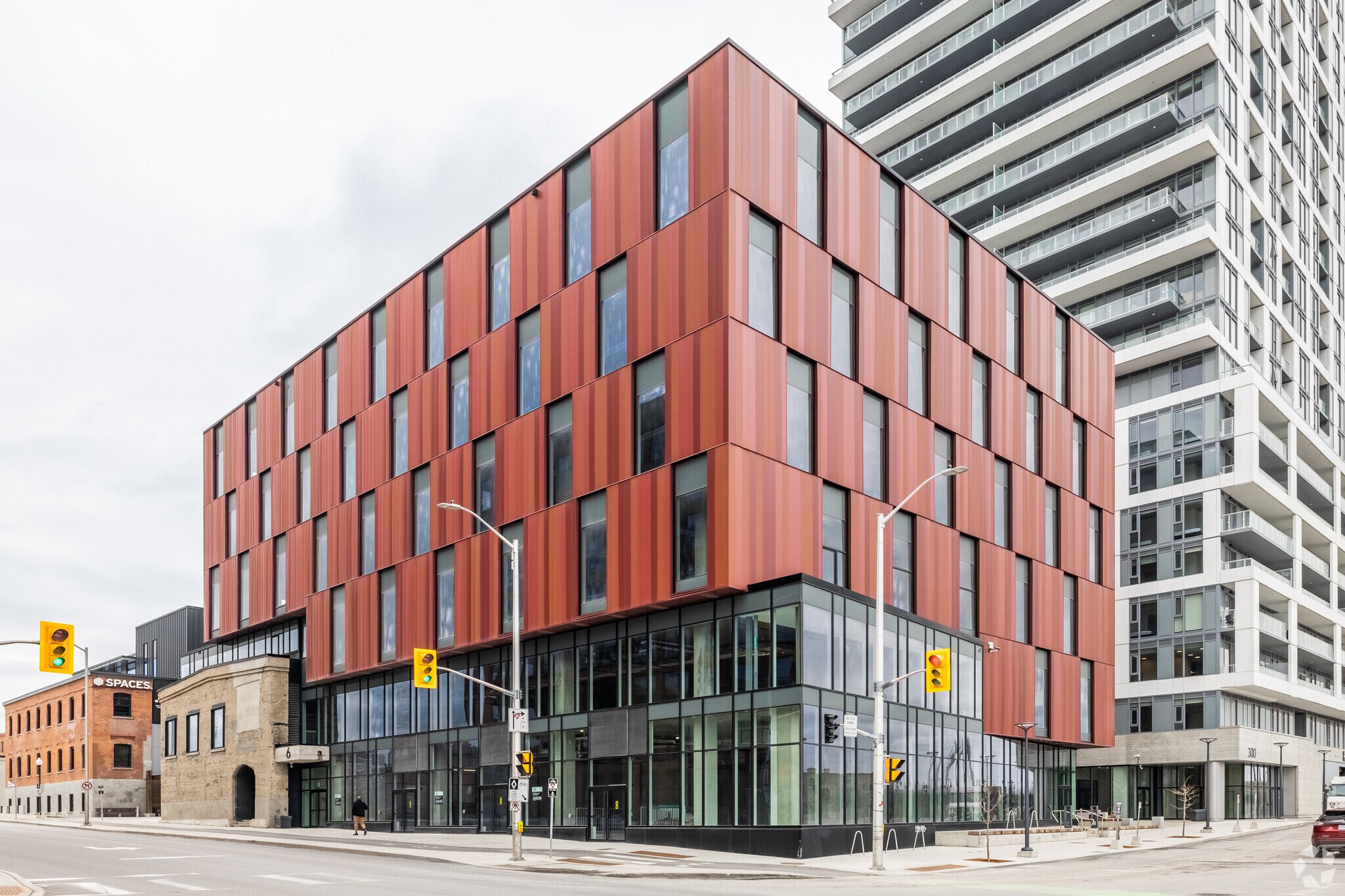 6 Booth St, Ottawa, ON à louer Photo de l’immeuble– Image 1 sur 3