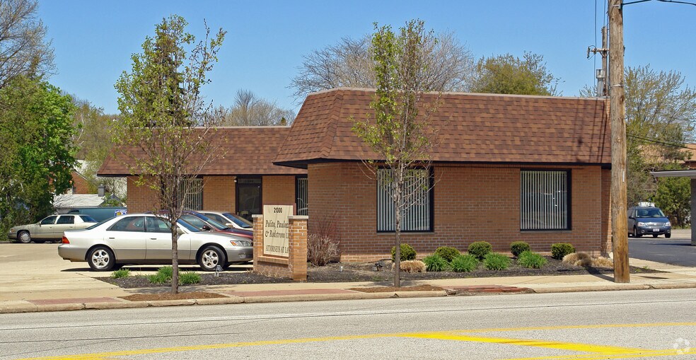 21300 Lorain Rd, Fairview Park, OH à louer - Photo de l’immeuble – Image 2 sur 2