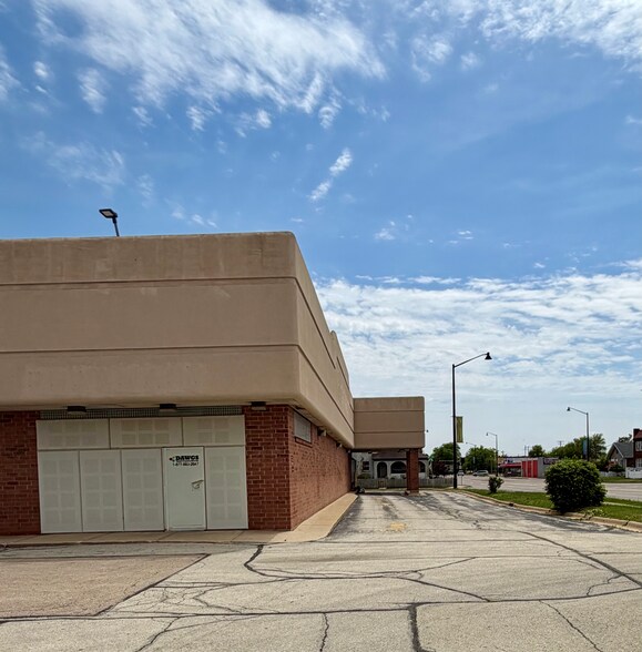 1602 Kishwaukee St, Rockford, IL à louer - Photo de l’immeuble – Image 2 sur 7