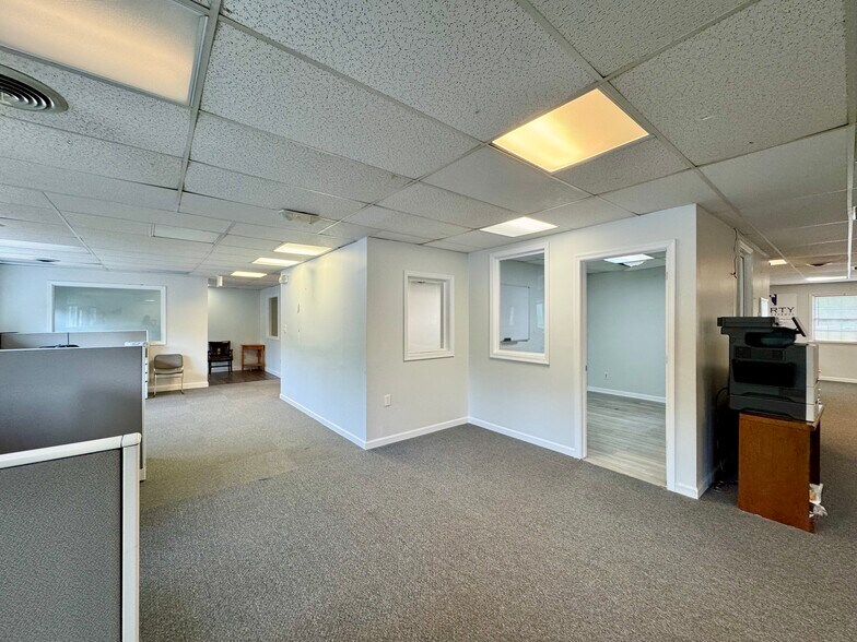 625 Barksdale Rd, Newark, DE à louer - Photo de l’immeuble – Image 3 sur 30
