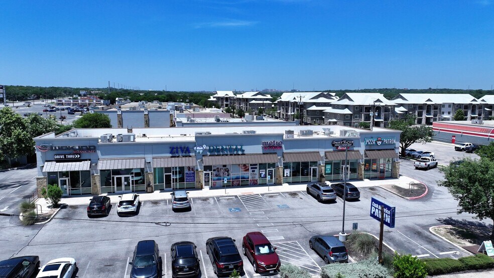 1324-1434 Callaghan Rd, San Antonio, TX à louer - Photo de l’immeuble – Image 2 sur 13