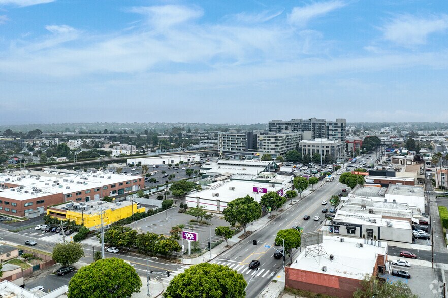 11040 W Pico Blvd, Los Angeles, CA à louer - Aérien – Image 2 sur 10