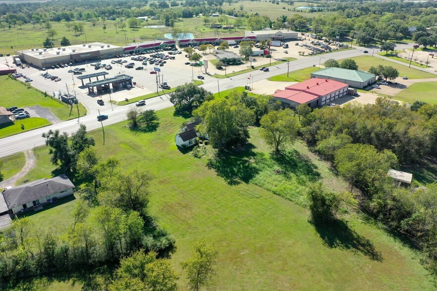 1623 & 1677 East Main Street Hwy, Madisonville, TX à vendre - Photo principale – Image 1 sur 10