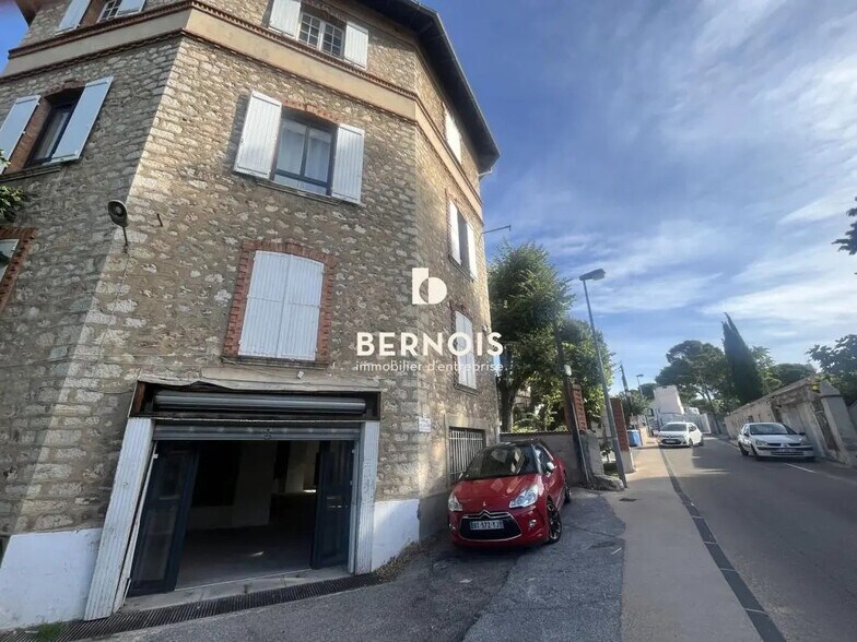 Bureau dans Toulon à vendre - Photo de l’immeuble – Image 2 sur 10