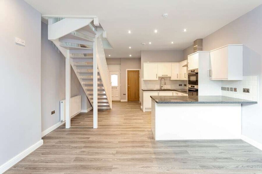 66 Grove St, Wilmslow à vendre - Photo de l’immeuble – Image 2 sur 6