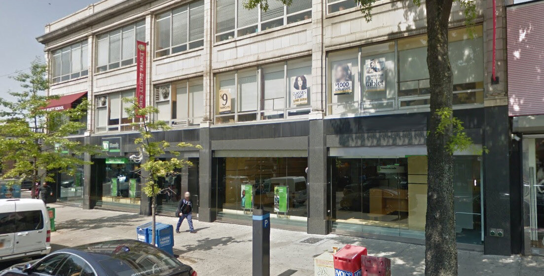 3811 Broadway, Astoria, NY à louer Photo de l’immeuble– Image 1 sur 2