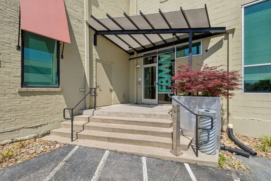 2300 Charlotte Ave, Nashville, TN à vendre - Photo de l’immeuble – Image 2 sur 16