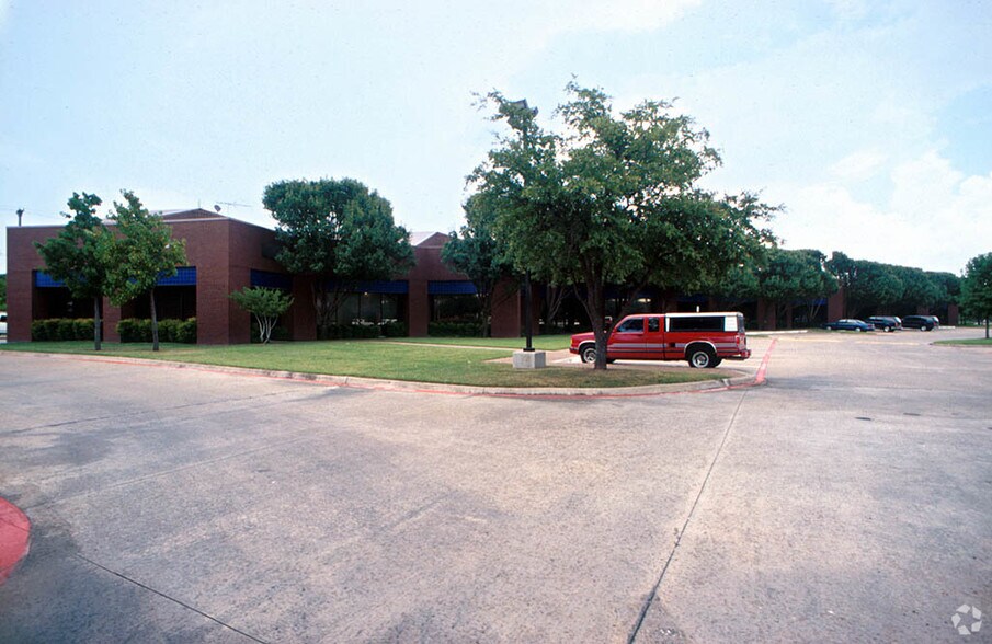 1100 Jupiter Rd, Plano, TX à louer - Photo de l’immeuble – Image 2 sur 18