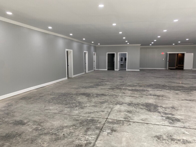 775 Clairton Blvd, Pittsburgh, PA à vendre - Photo de l’immeuble – Image 3 sur 19