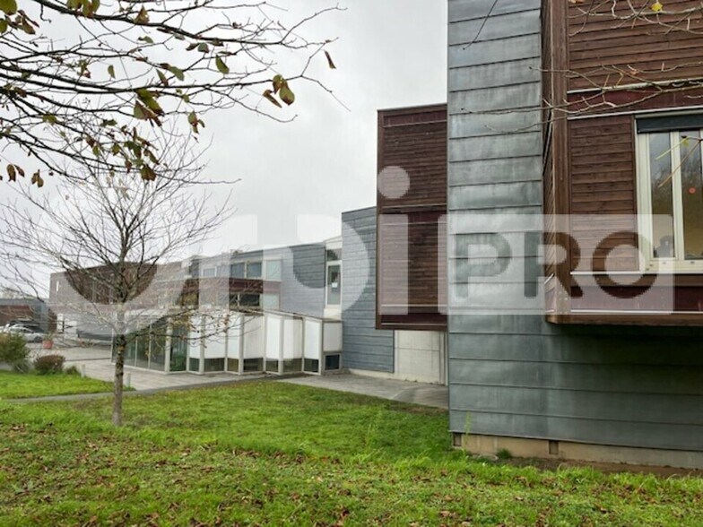 Bureau dans Panazol à vendre - Photo de l’immeuble – Image 3 sur 30