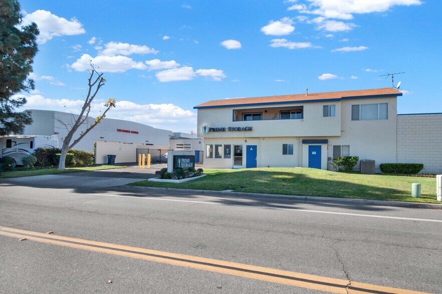 560 S Pacific St, San Marcos, CA à louer - Photo de l’immeuble – Image 3 sur 3