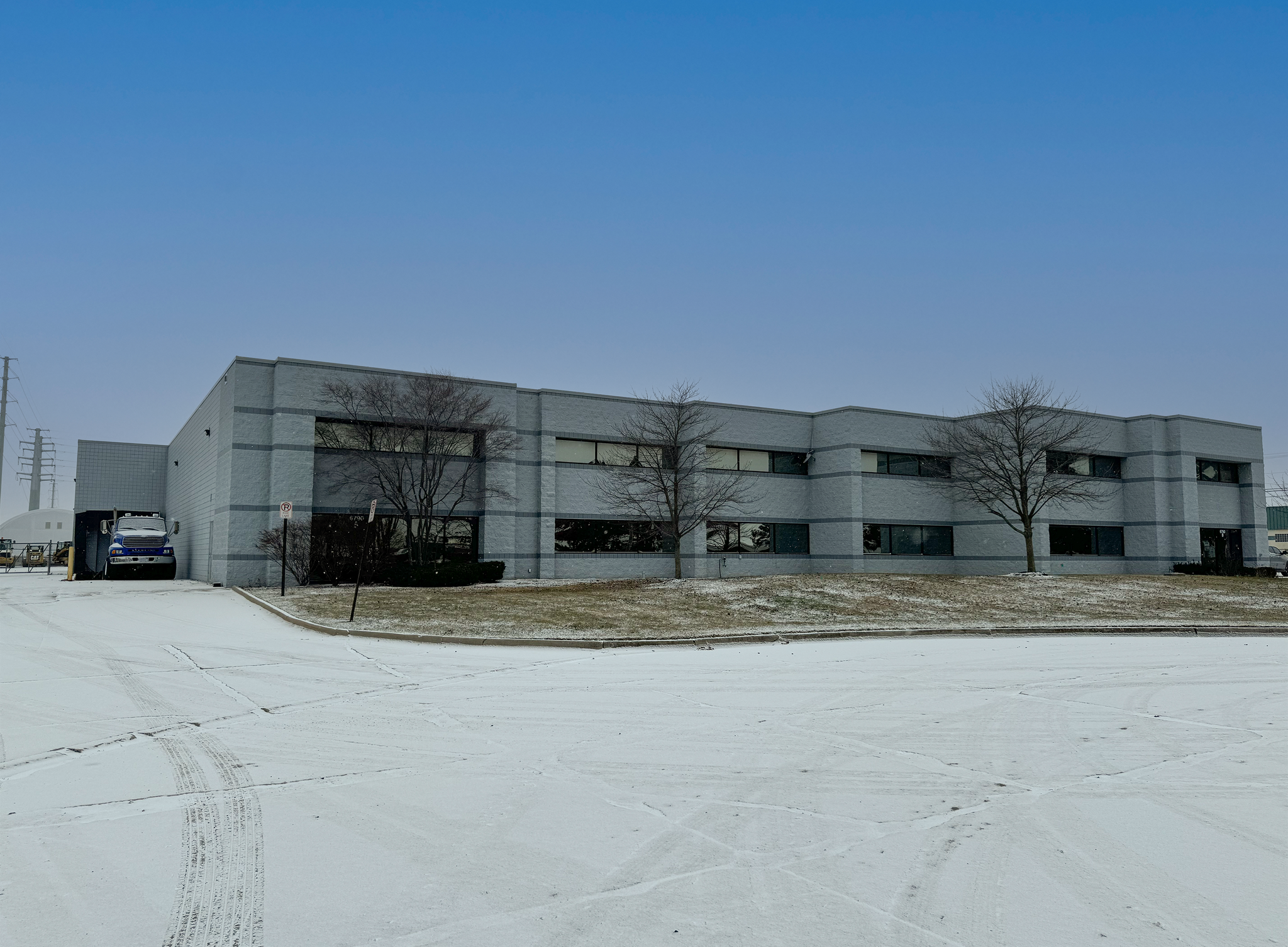 6790 Sims Dr, Sterling Heights, MI à louer Photo de l’immeuble– Image 1 sur 6