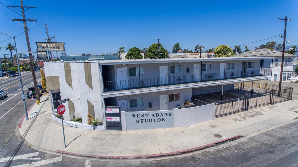 4905 W Adams Blvd, Los Angeles, CA à vendre - Photo de l’immeuble – Image 1 sur 37