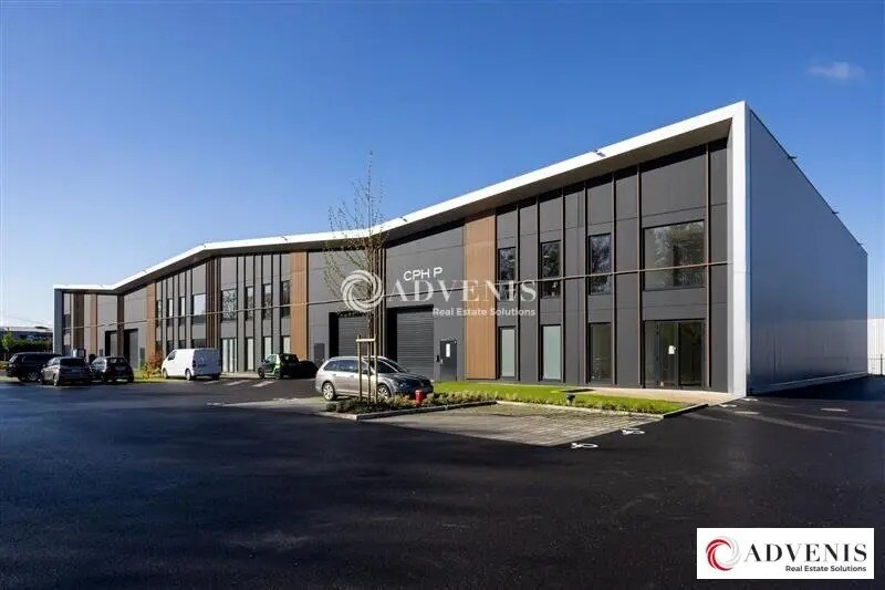 Industriel/Logistique dans Neuville-en-Ferrain à louer Photo de l’immeuble– Image 1 sur 8