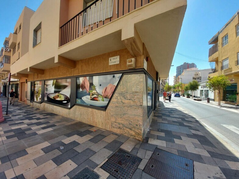 Local commercial dans El Ejido, Almería à louer - Photo de l’immeuble – Image 2 sur 11