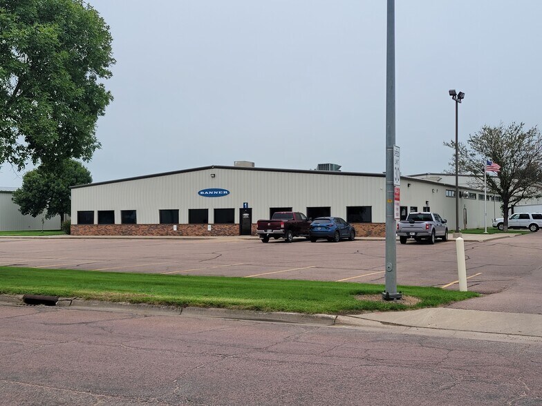 99 15th St Nw, Huron, SD à vendre - Photo de l’immeuble – Image 2 sur 10