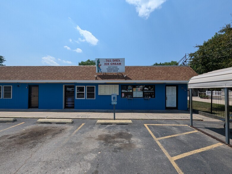 1221 S Laramie, Peoria, IL à vendre - Photo de l’immeuble – Image 2 sur 36