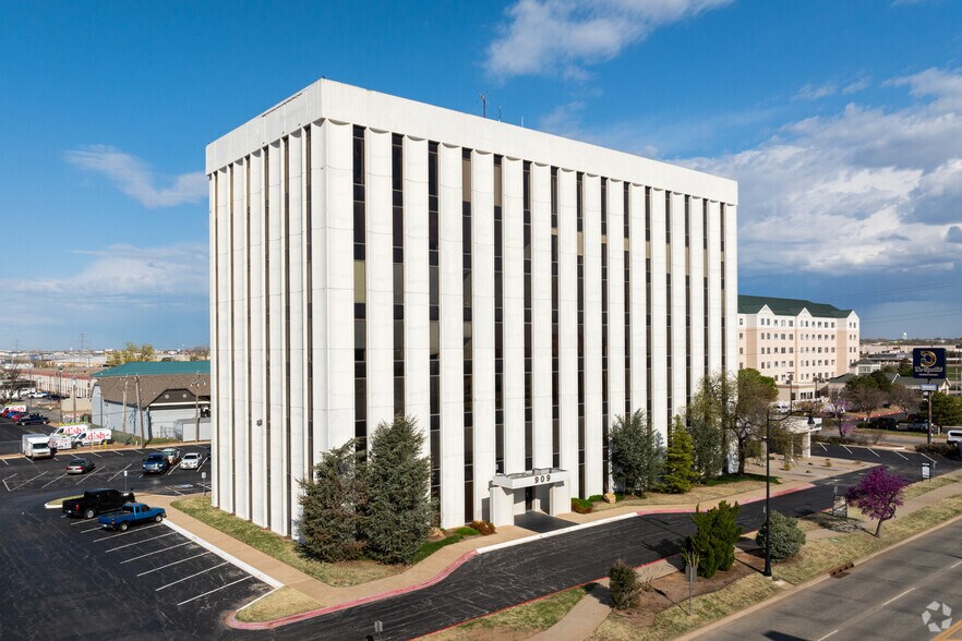 909 S Meridian Ave, Oklahoma City, OK à louer - Photo principale – Image 1 sur 8