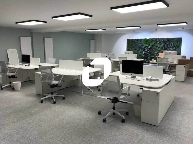 Bureau dans Paris à louer - Photo de l’immeuble – Image 3 sur 13