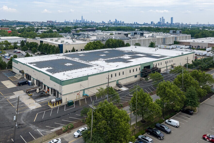 80-90 Enterprise Ave, Secaucus, NJ à louer - Photo de l’immeuble – Image 2 sur 3