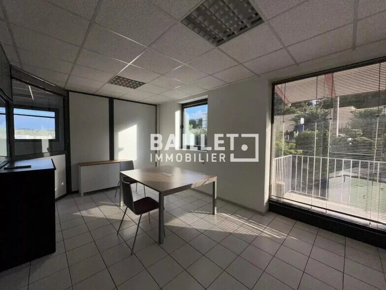 Bureau dans Grasse à louer - Photo de l’immeuble – Image 3 sur 10