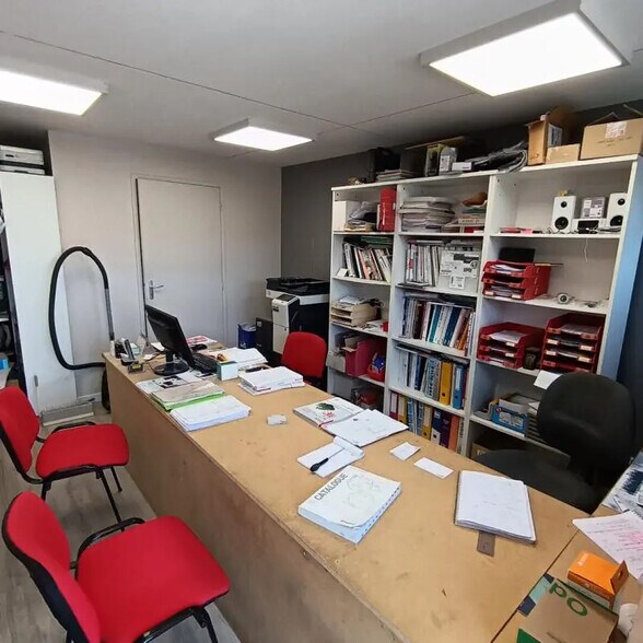 Local d’activités dans Plougoumelen à louer - Photo intérieure – Image 3 sur 4