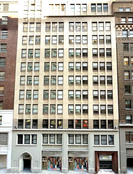 261 W 35th St, New York, NY à louer - Photo de l’immeuble – Image 3 sur 8