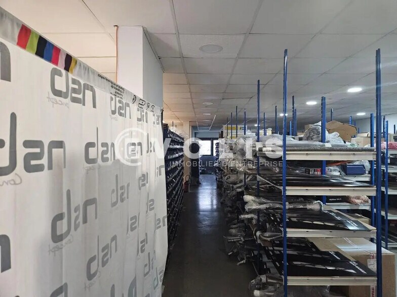 Local d’activités dans Les Ulis à louer - Photo intérieure – Image 2 sur 11