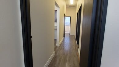 8619 Reseda Blvd, Northridge, CA à louer - Vidéo sur l’annonce professionnelle