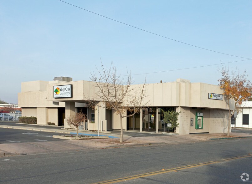 255 E King St, Tulare, CA à louer - Photo principale – Image 1 sur 3