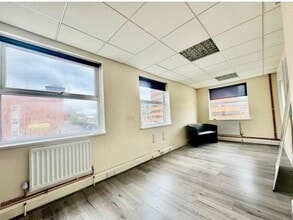 14-26 Victoria St, Luton à louer Photo intérieure– Image 1 sur 2
