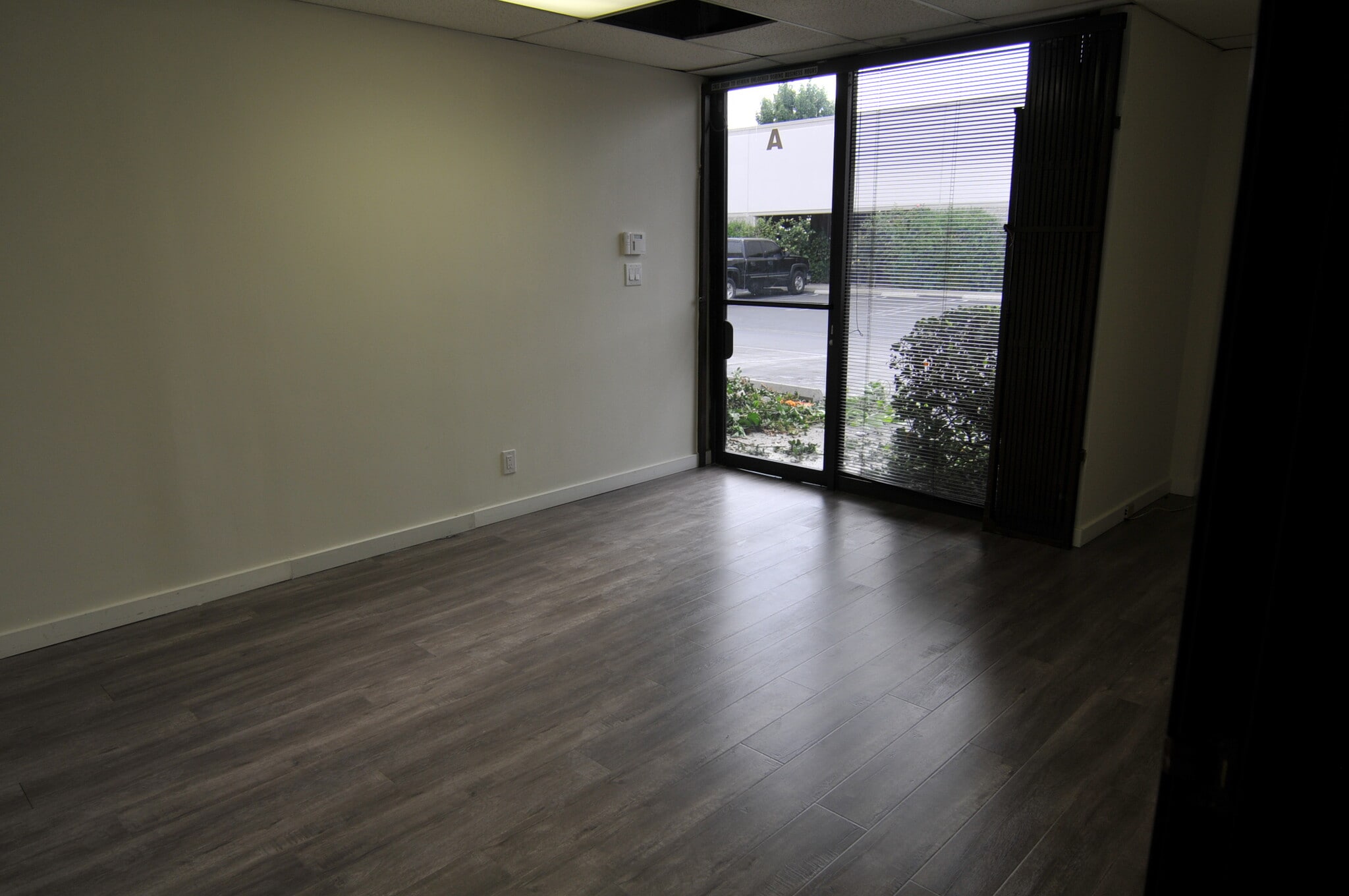 19209 Parthenia St, Northridge, CA à louer Photo intérieure– Image 1 sur 4