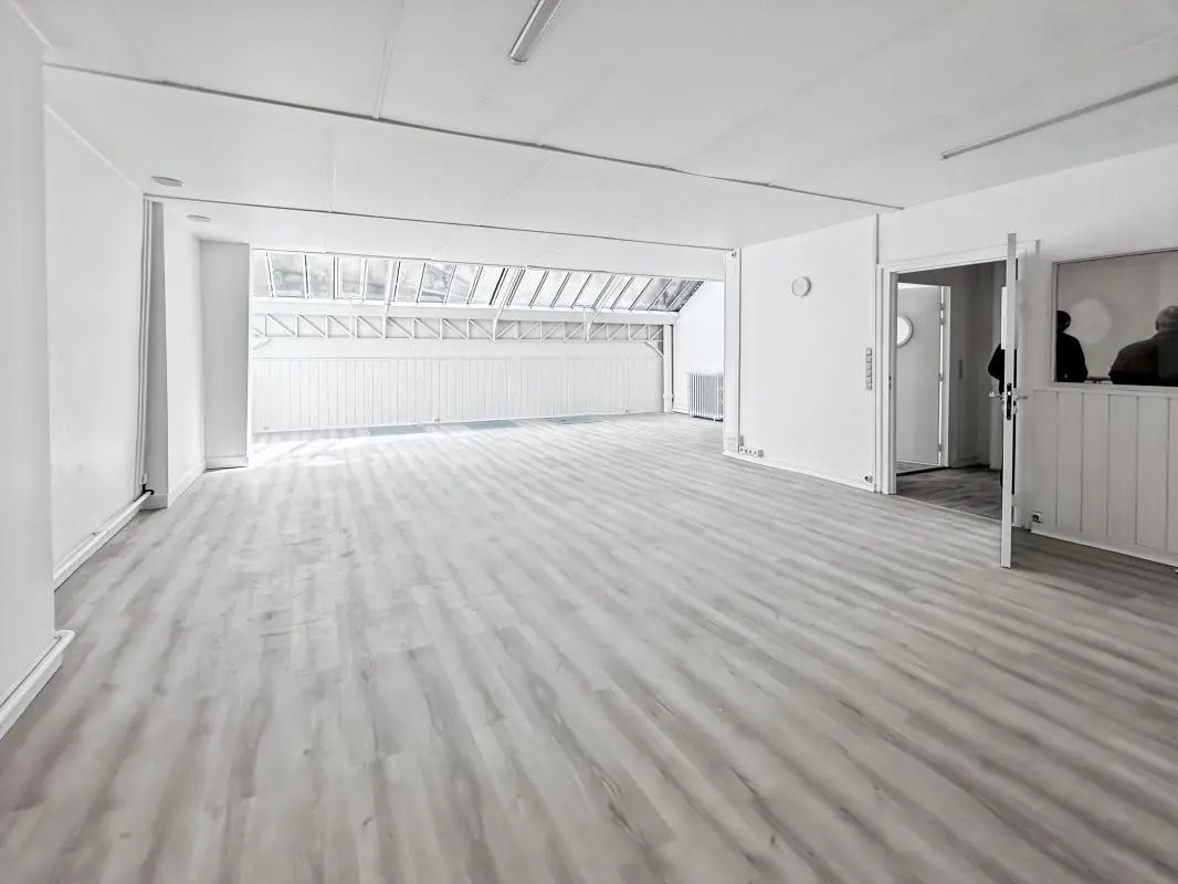 Bureau dans Paris à louer Photo de l’immeuble– Image 1 sur 10