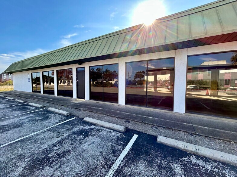 3434 Cherry Ridge St, San Antonio, TX à vendre - Photo de l’immeuble – Image 3 sur 8