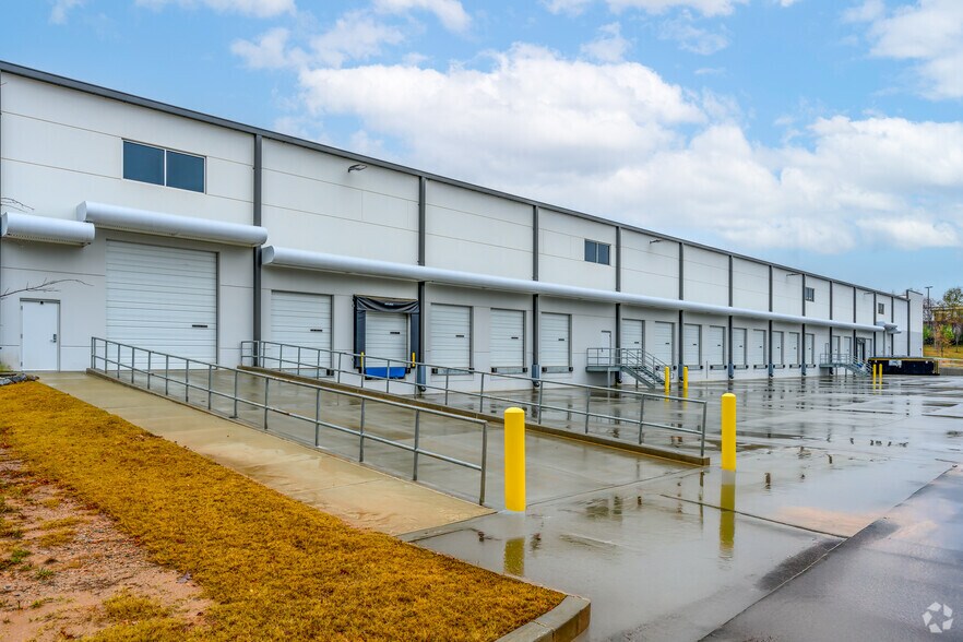 Chamblee Tucker Rd, Chamblee, GA à louer - Photo principale – Image 1 sur 22
