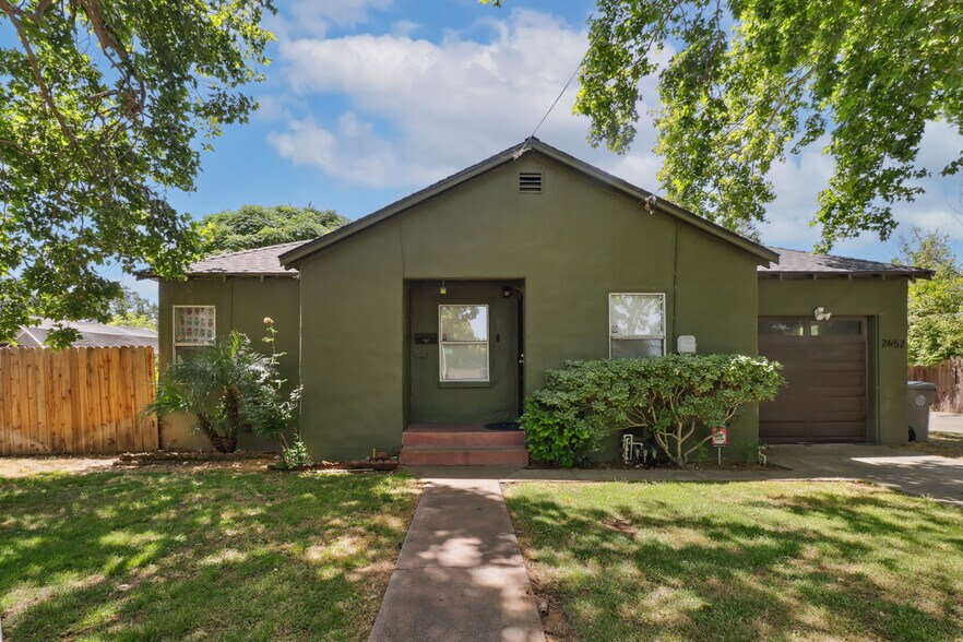 2652 21st Ave, Sacramento, CA à vendre - Photo de l’immeuble – Image 2 sur 45
