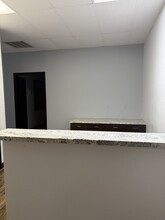 1232 E Broadway Rd, Tempe, AZ à louer Photo intérieure– Image 2 sur 7