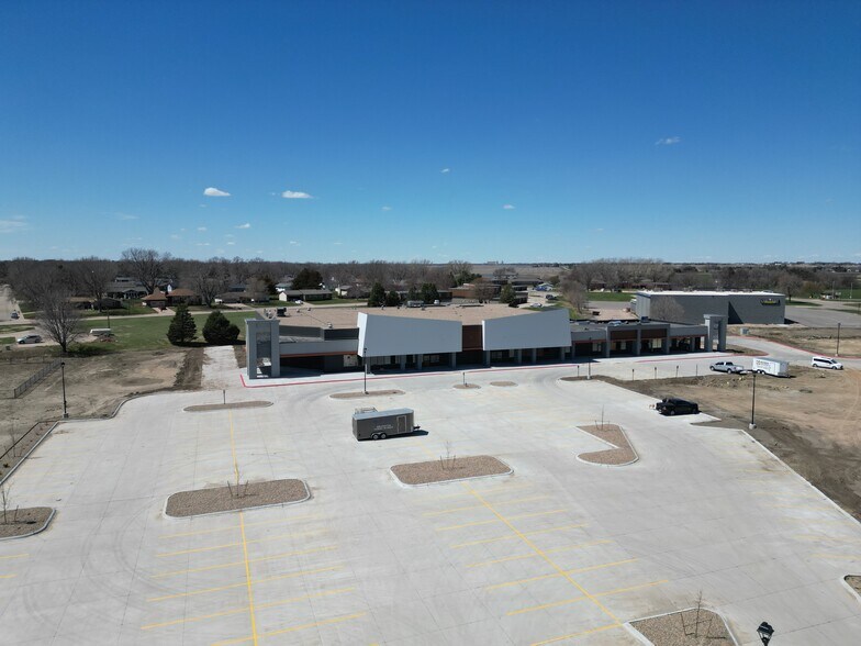 905 Theatre, Hastings, NE à louer - Photo de l’immeuble – Image 1 sur 1