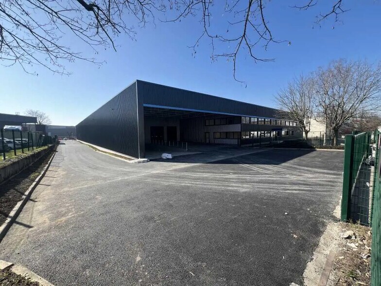 10 Avenue Armand Esders, Le Blanc-Mesnil à louer - Photo de l’immeuble – Image 3 sur 10