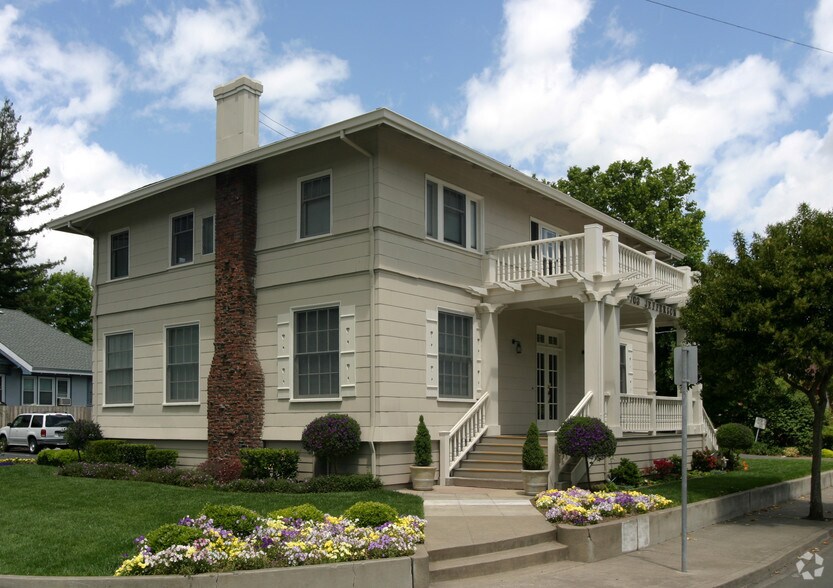 703 Jefferson St, Napa, CA à louer - Photo de l’immeuble – Image 3 sur 13