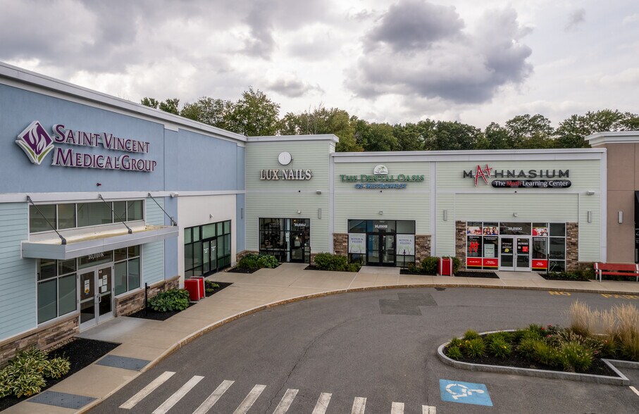 10010 Shops Way, Northborough, MA à louer - Photo de l’immeuble – Image 2 sur 9